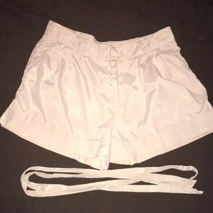 Forever 21 beige shorts